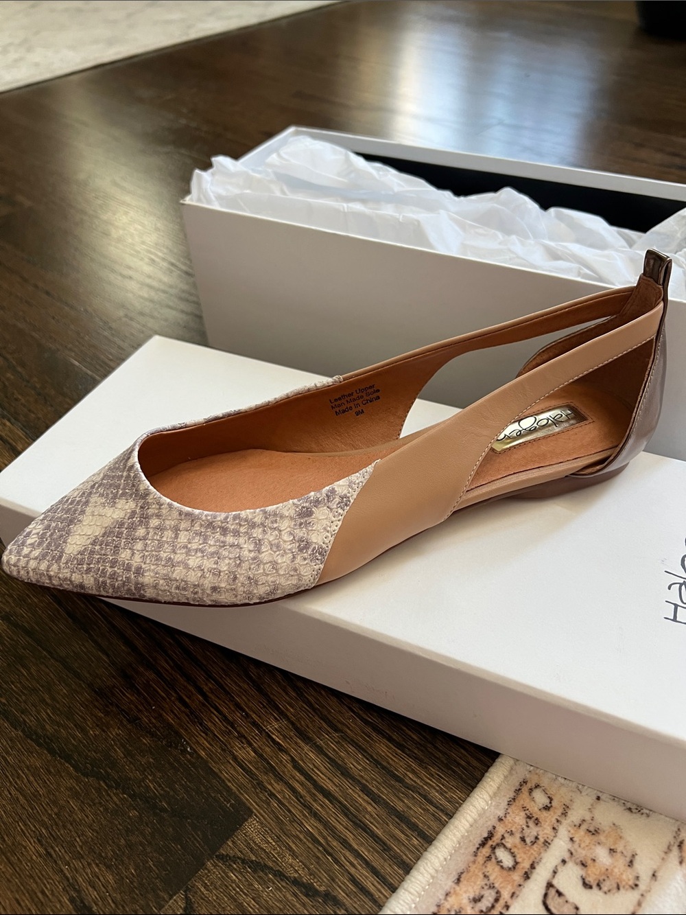 Halogen Pointed Toe Hakylie Flat in Tan with Snake-Print Toe, size 9, NIB